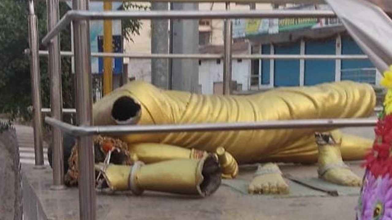 Chakali Ilamma Statue Vandalised, Tension Grips Medak