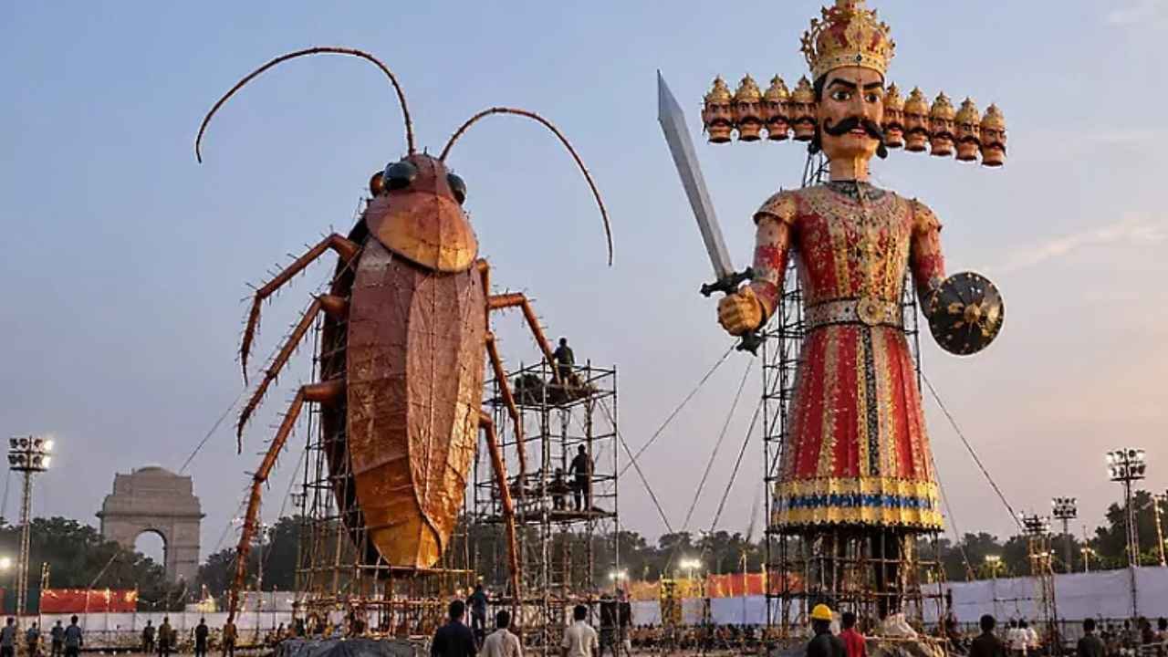 Delhi Ramlila Cockroach Effigy Sparks Debate