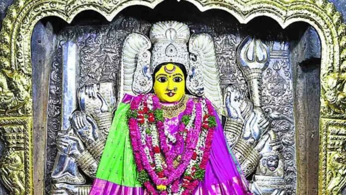 Warangal Bhadrakali Temple Draws Devotees for Maha Durga Alankaram