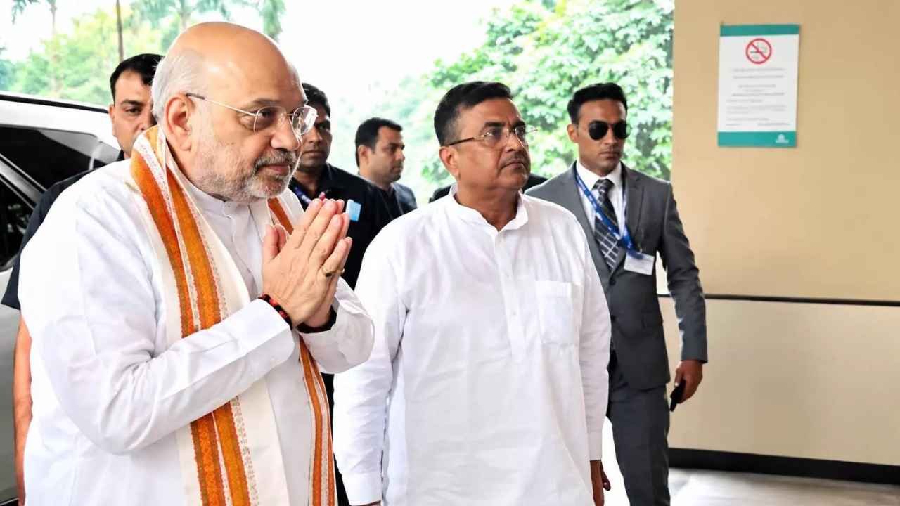 Amit Shah Meets Kolkata Stampede Victims At Hospital