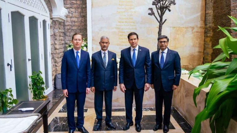 Marco Rubio Meets Taj Hotel Security Chief Over 26/11