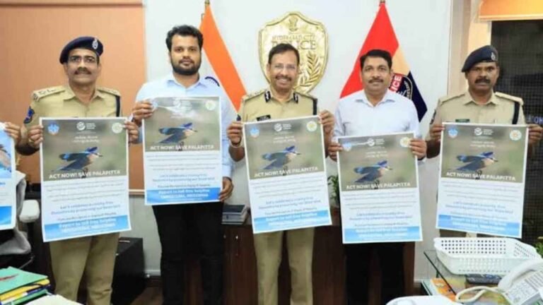 Hyderabad Police Rescue 4 Palapitta Birds Before Dussehra