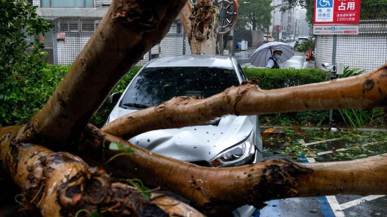 Typhoon Champi Hits Taiwan, Killing One And Injuring 500