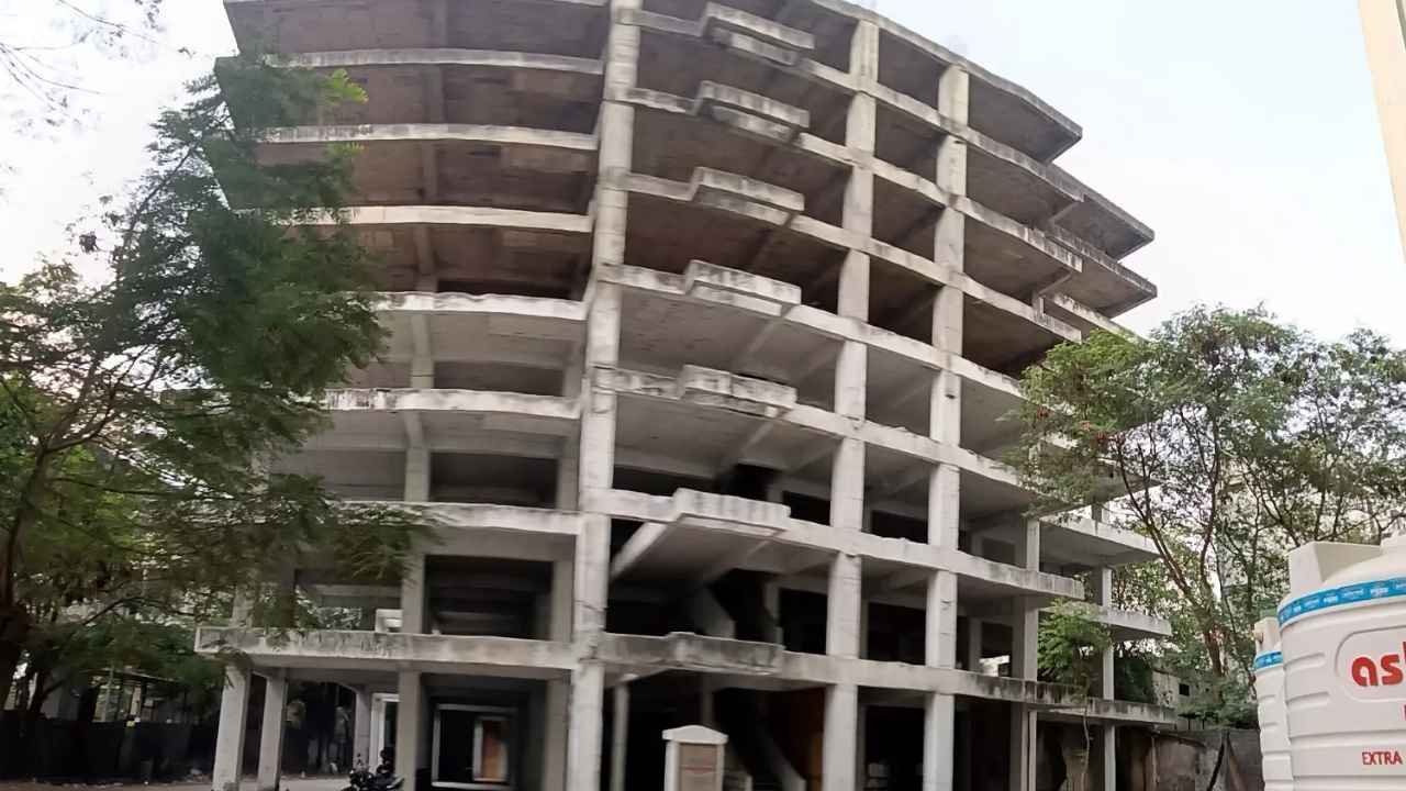 Hyderabad’s Garden View Mall on Wakf Land Lies Unused for 15 Years