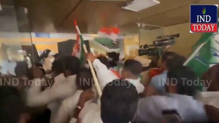 Congress Dharna Demands Special Trains To Delhi