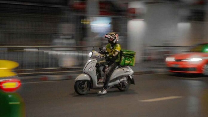 Hyderabad Gold Jewellery Theft: Delivery Rider Flees