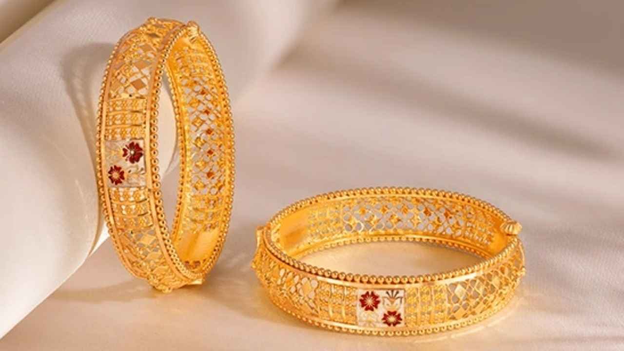 Gold Prices Hit Three Month Low as Oil Surges