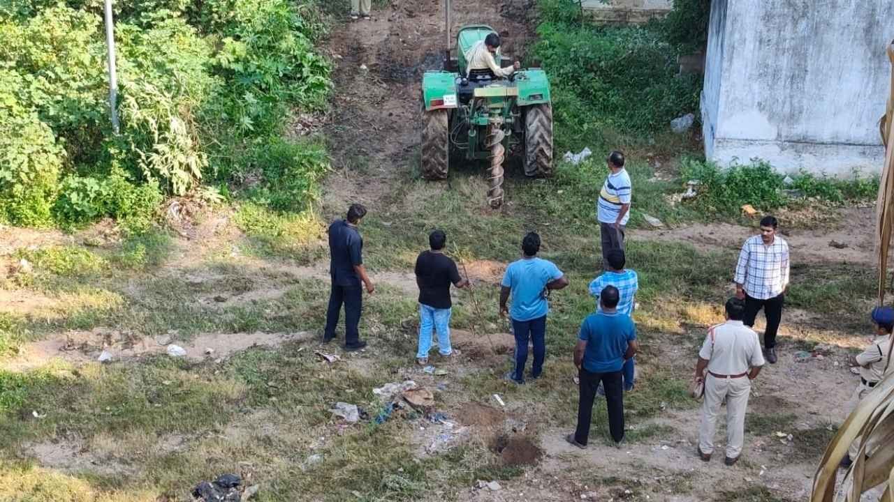 HYDRAA Fences Kuntloor Pond Over Encroachment Concerns