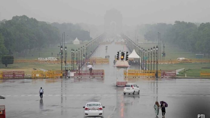 Weather New Delhi: IMD Issues Heavy Rain Alert for Delhi-NCR