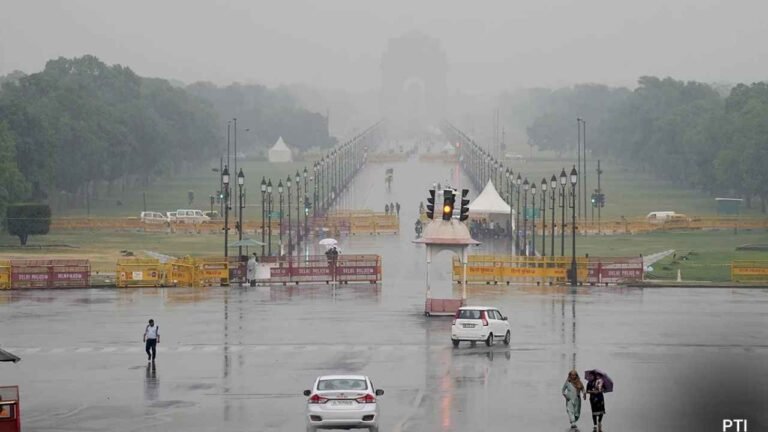 Weather New Delhi: IMD Issues Heavy Rain Alert for Delhi-NCR