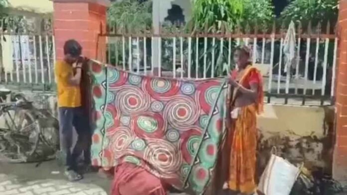 UP Woman Gives Birth Outside Hospital Gate After Referral